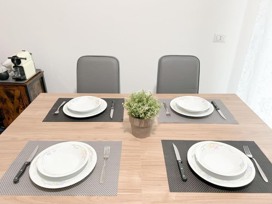 Free Parking - Elegante Casa Con Wifi -Smarttv Apartment Savona Exterior photo